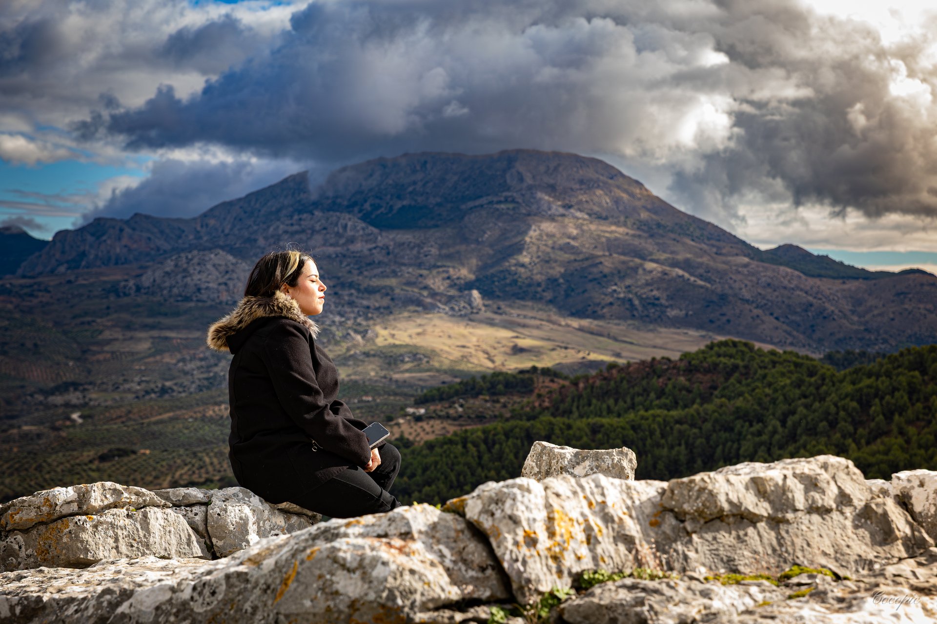 Horizonte de sierra desde El Burgo, Serranía de Ronda al amanecer