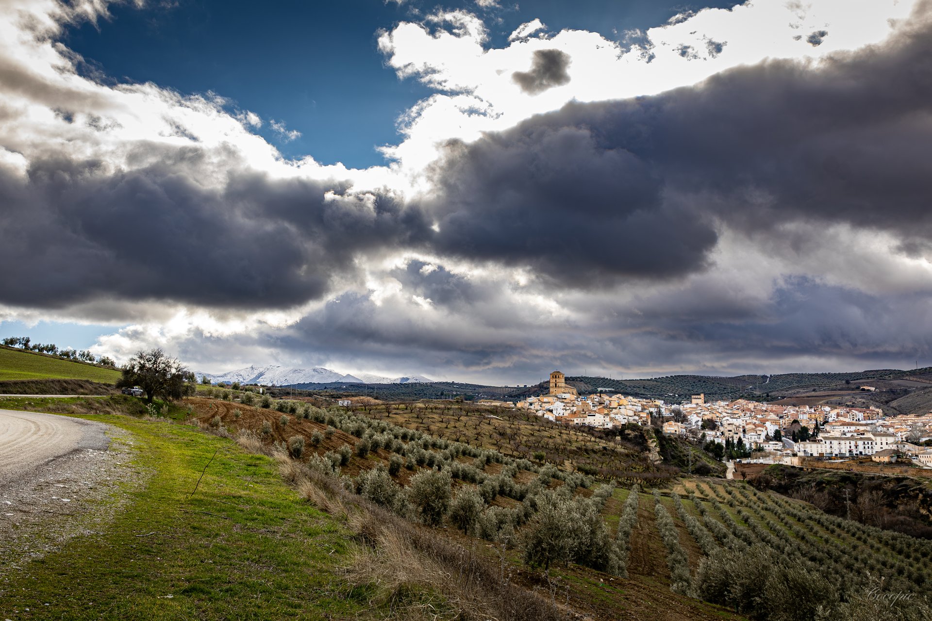 Otra perspectiva del pueblo desde los campos